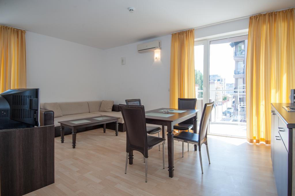 Stella Polaris Apartcomplex Slântsjev Brjag Rom bilde